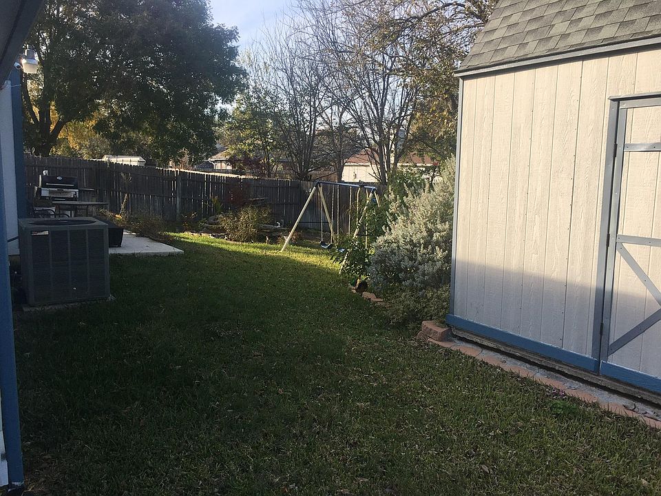 1st image of 1415 Legget St