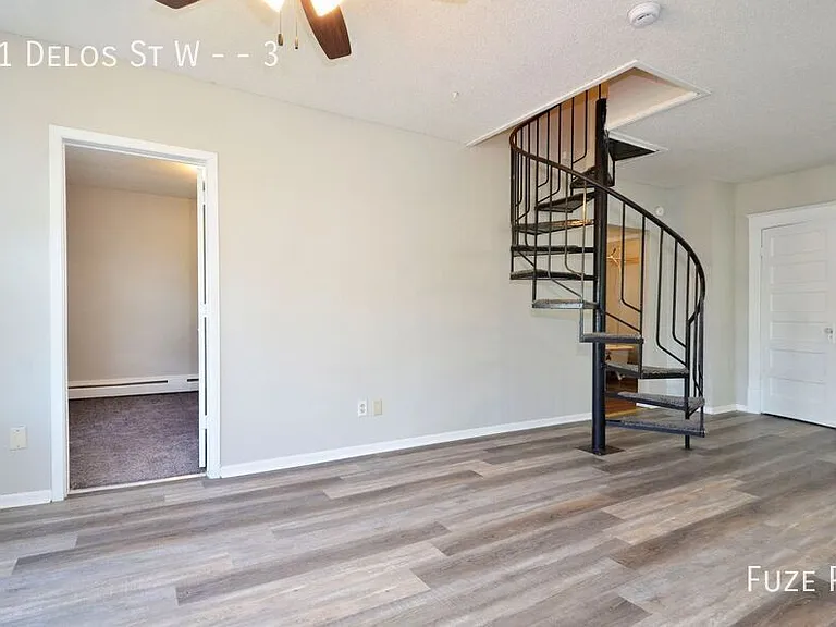 61 Delos St W #3 — Photo 5