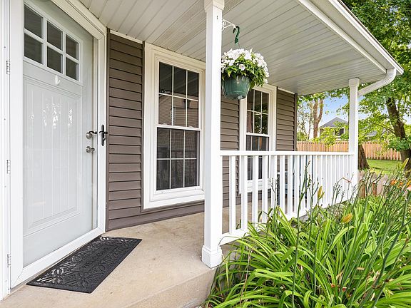 3rd image of 8607 Shiloh Ct