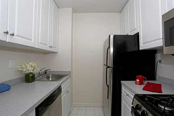 Rented by Jack Resnick & Sons | media 24