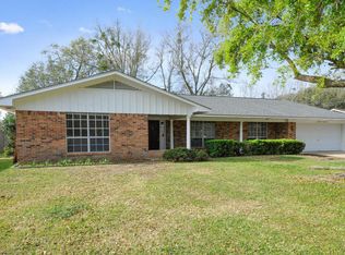 2429 Sunkist Country Club Rd, Biloxi, MS 39532