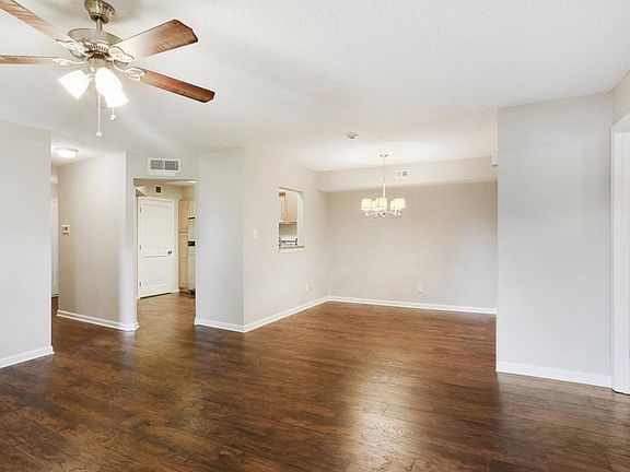 5th image of 630 McGill Pl NE #630