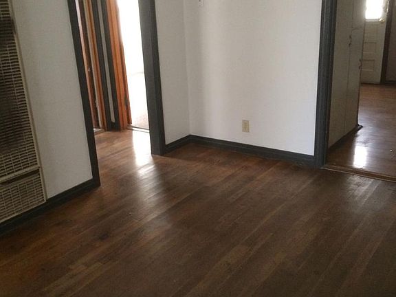 3rd image of 2706 2nd Ave