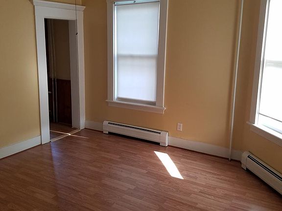 5th image of 98 Glen St Fl 1ST