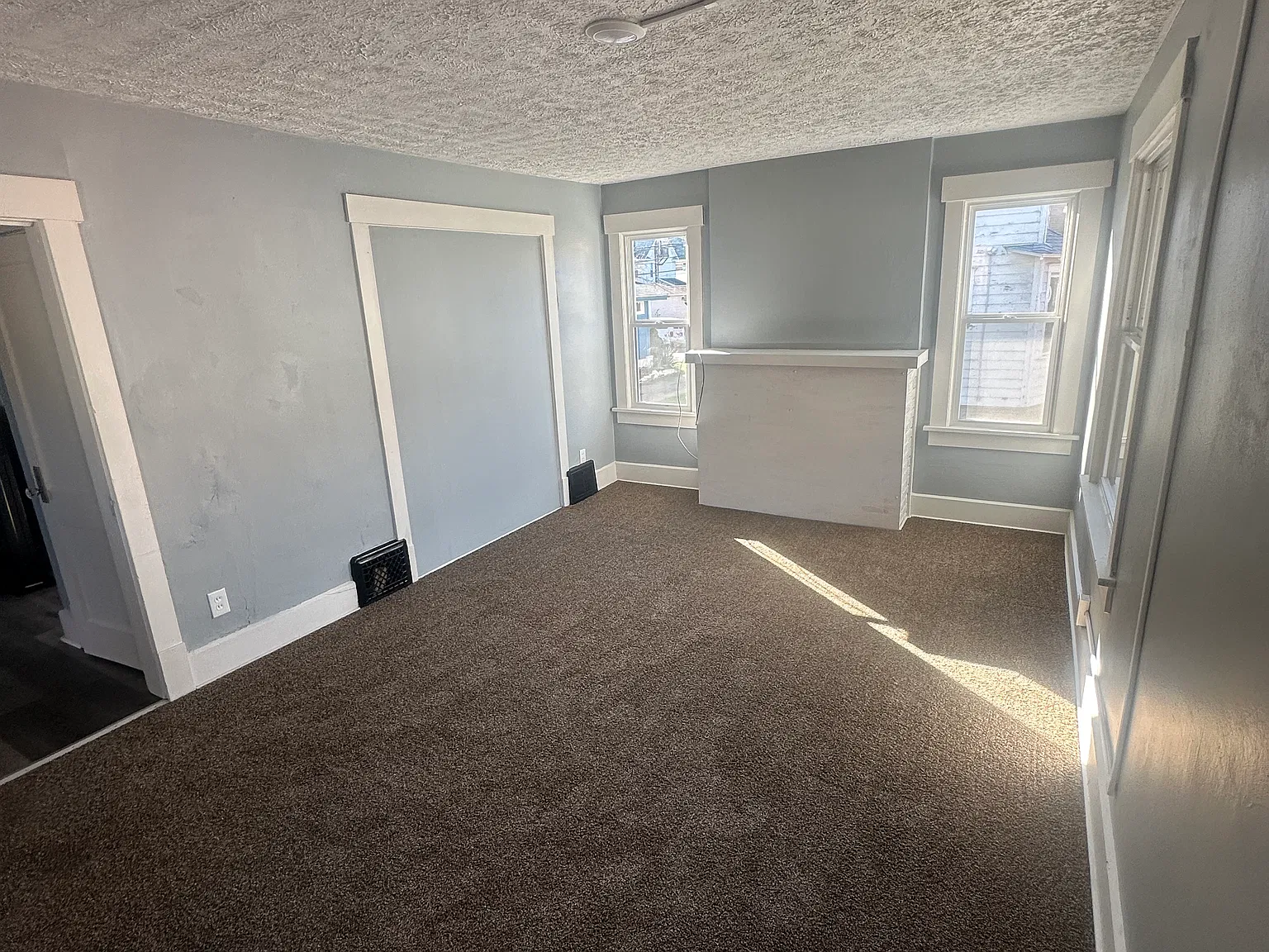 4 bed, 1.5 bath, 1300 sqft, $1,245 — Photo 2