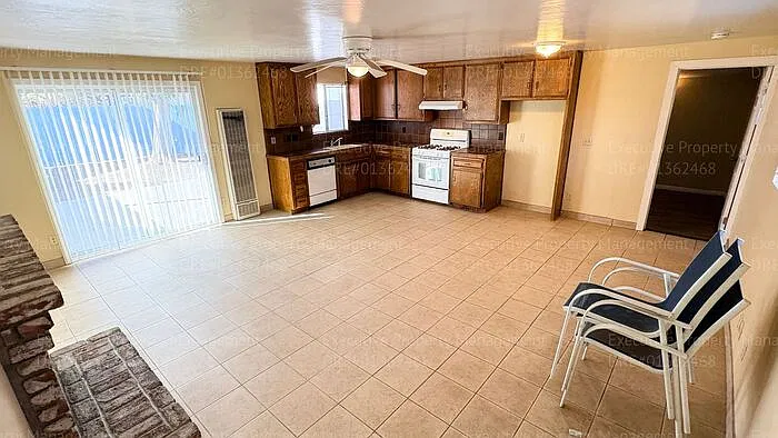 1 bed, 1.0 bath, $1,000 — Photo 3