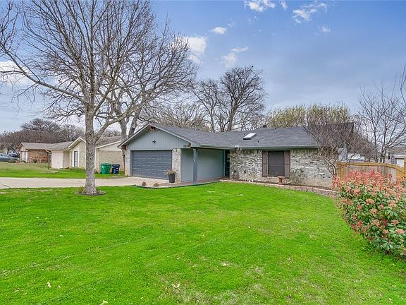 2nd image of 1104 Autumn Oak Dr