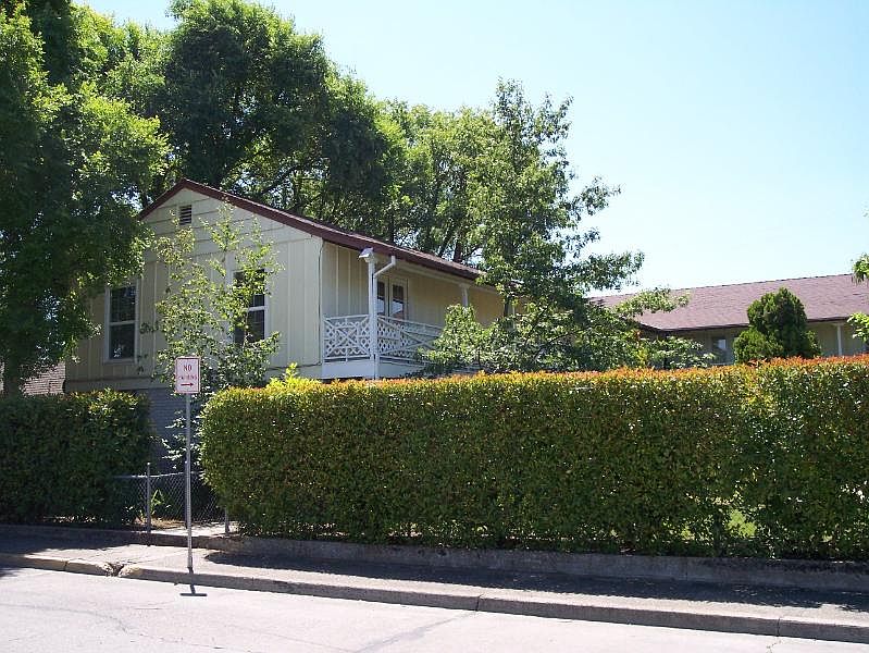 1st image of 218 King St