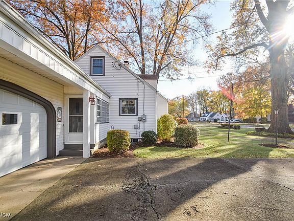 4th image of 750 Crestview Dr