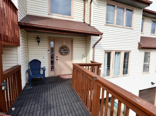 4 Sickle St, Dover Town, NJ 07801