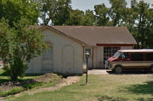 1st image of 415 Magnolia Ave
