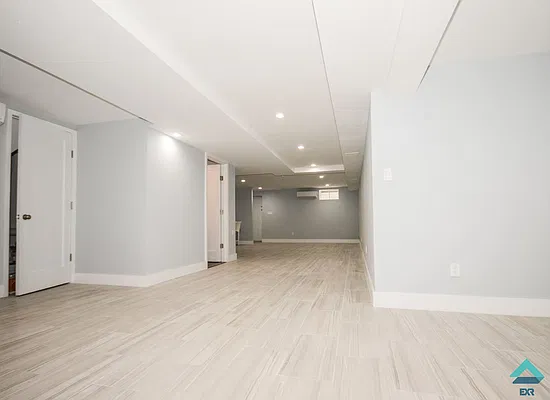 Rented by EXR | media 12