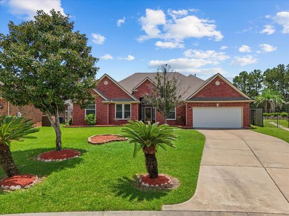 2758 Laguna Pointe Dr