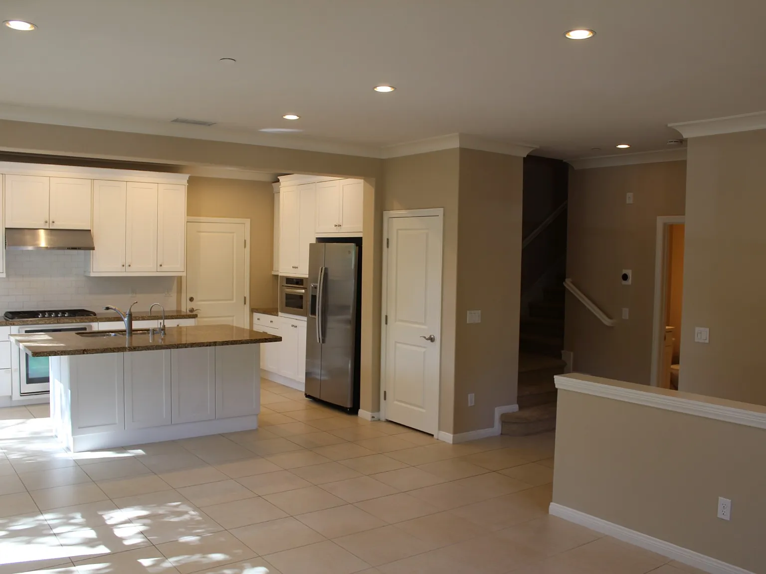 3 bed, 1614 sqft, $4,700 — Photo 2