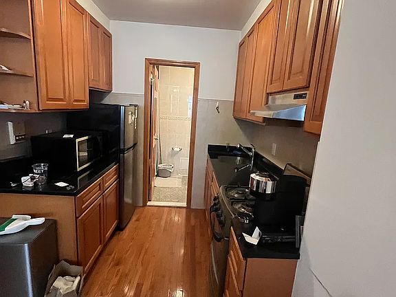 2nd image of 486 E 74th St APT 3B