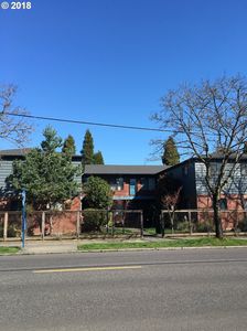 3911 NE Killingsworth St APT 6, Portland, OR, 97211