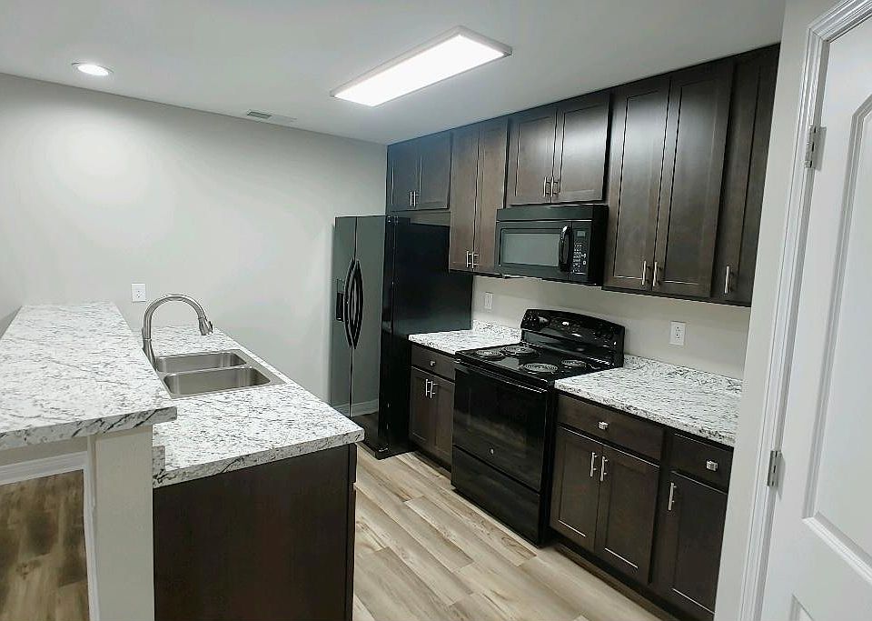 Kitchen with bar top