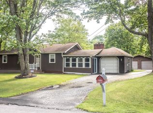 122 Winterburn Rd, Beaver Falls, PA 15010