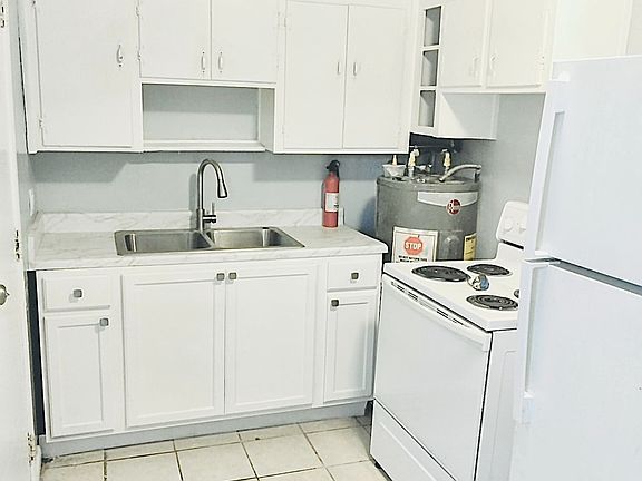 5th image of 429 W 18th St #433