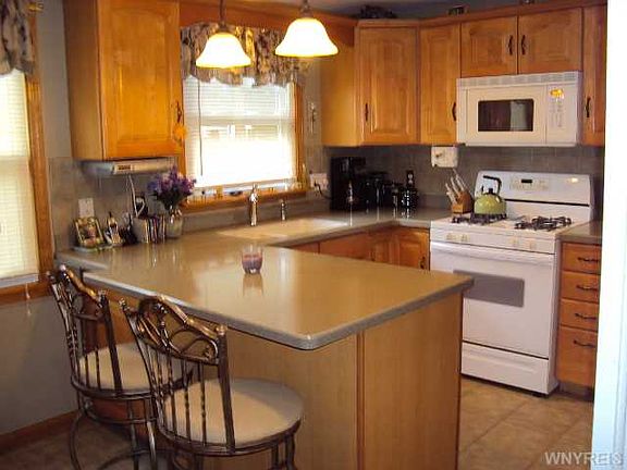 4th image of 417 Knowlton Ave