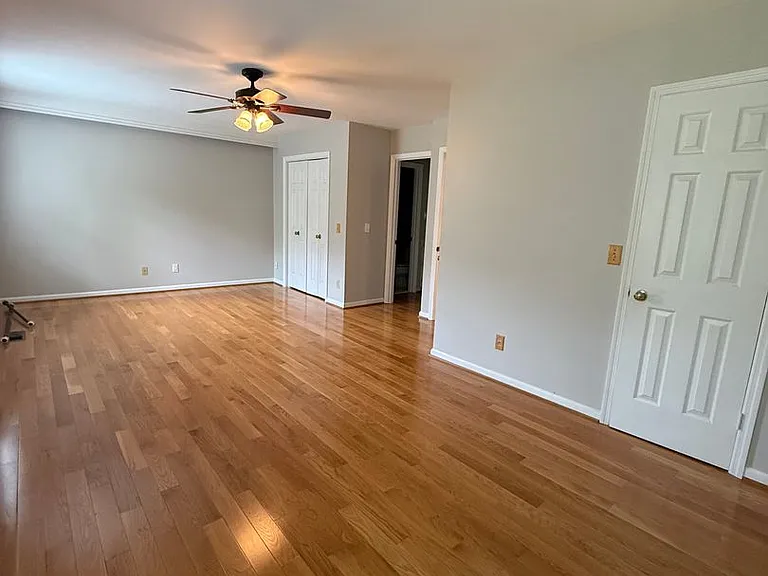 502 Brentwood Point — Photo 8