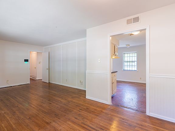 3rd image of 1539 Eason Ave