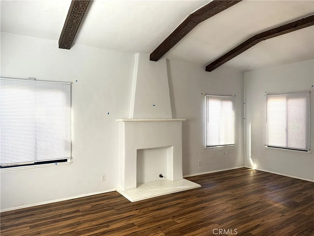 2 bed, 1200 sqft, $3,300 — Photo 3