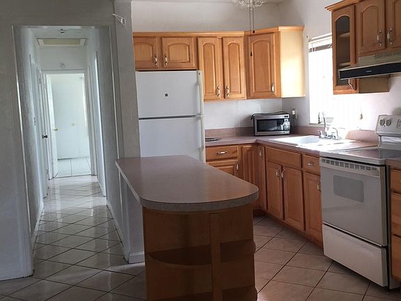 5th image of 1130 NE 181st St