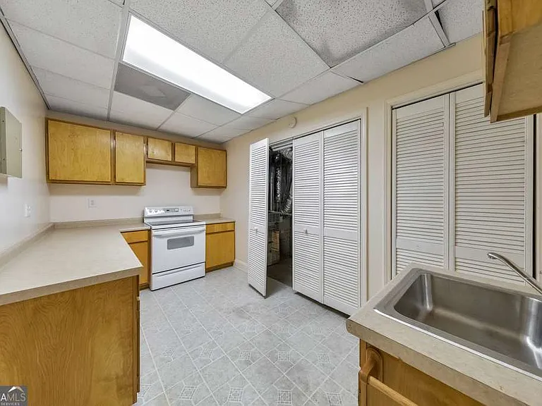 5321 Edgerton Dr — Photo 47