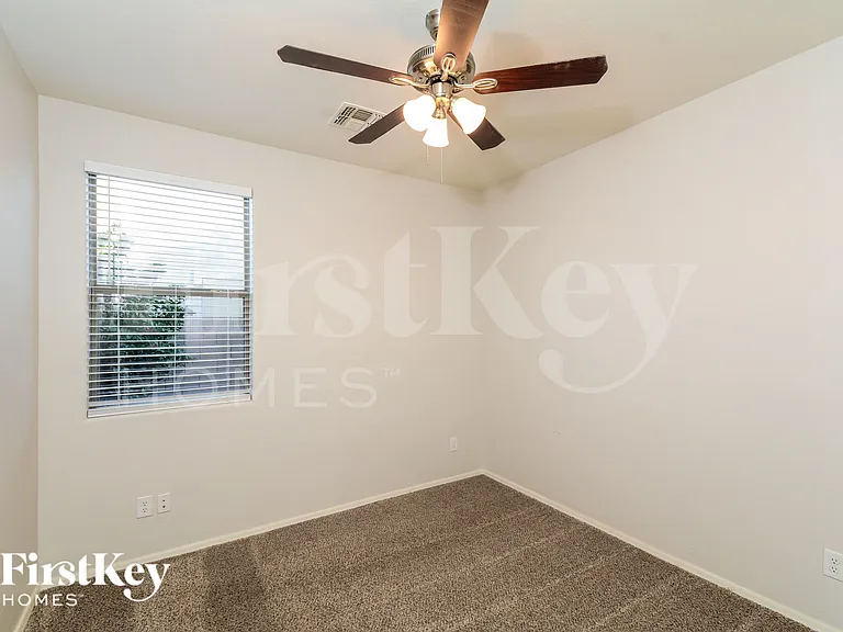 13876 N 141st Ln — Photo 15