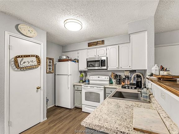 3rd image of 712 San Mario Ct #A&b