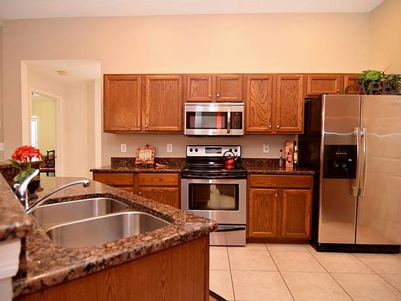 5th image of 644 Addison Dr NE
