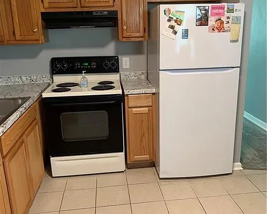 5th image of 103 Bassett Ave
