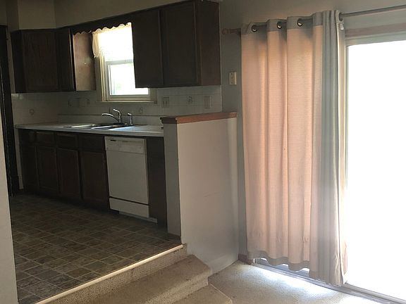 4th image of 303 W M St