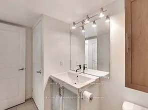 140 Bathurst St #103 — Photo 6