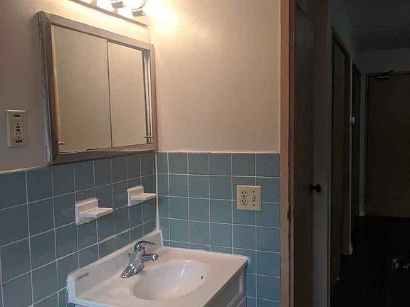 4th image of 1270 Magnolia Ave E #8