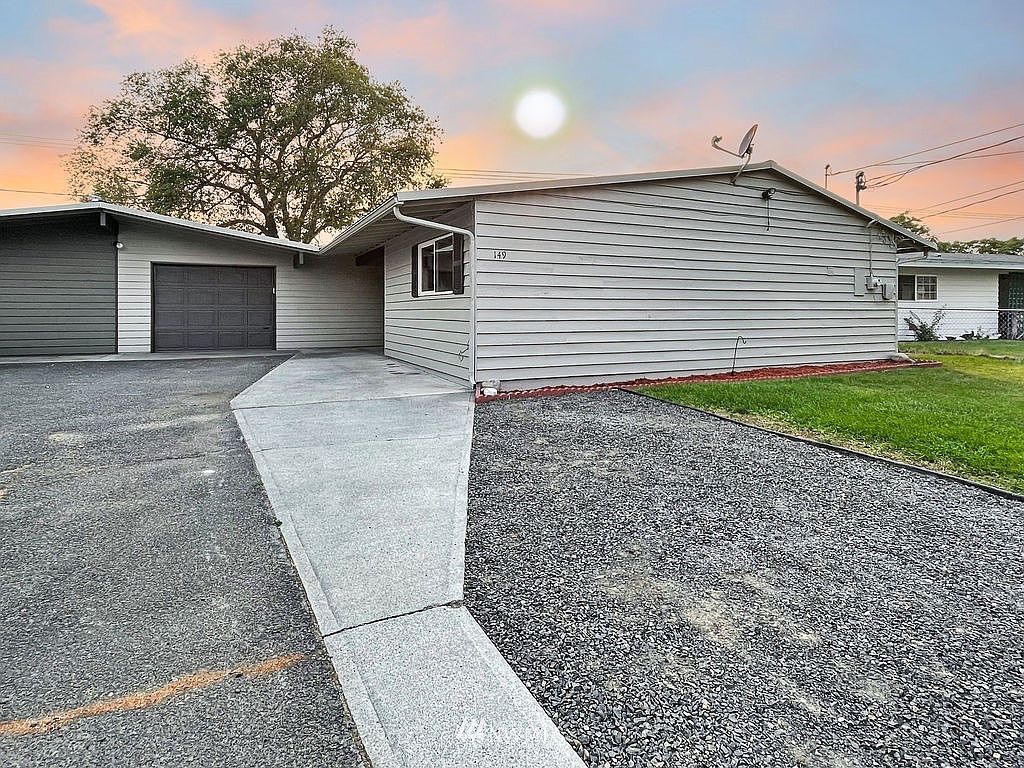 149 Carswell Drive, Moses Lake, WA 98837 Zillow