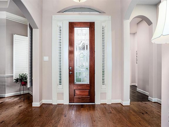 5th image of 1906 Silver Pond Ct