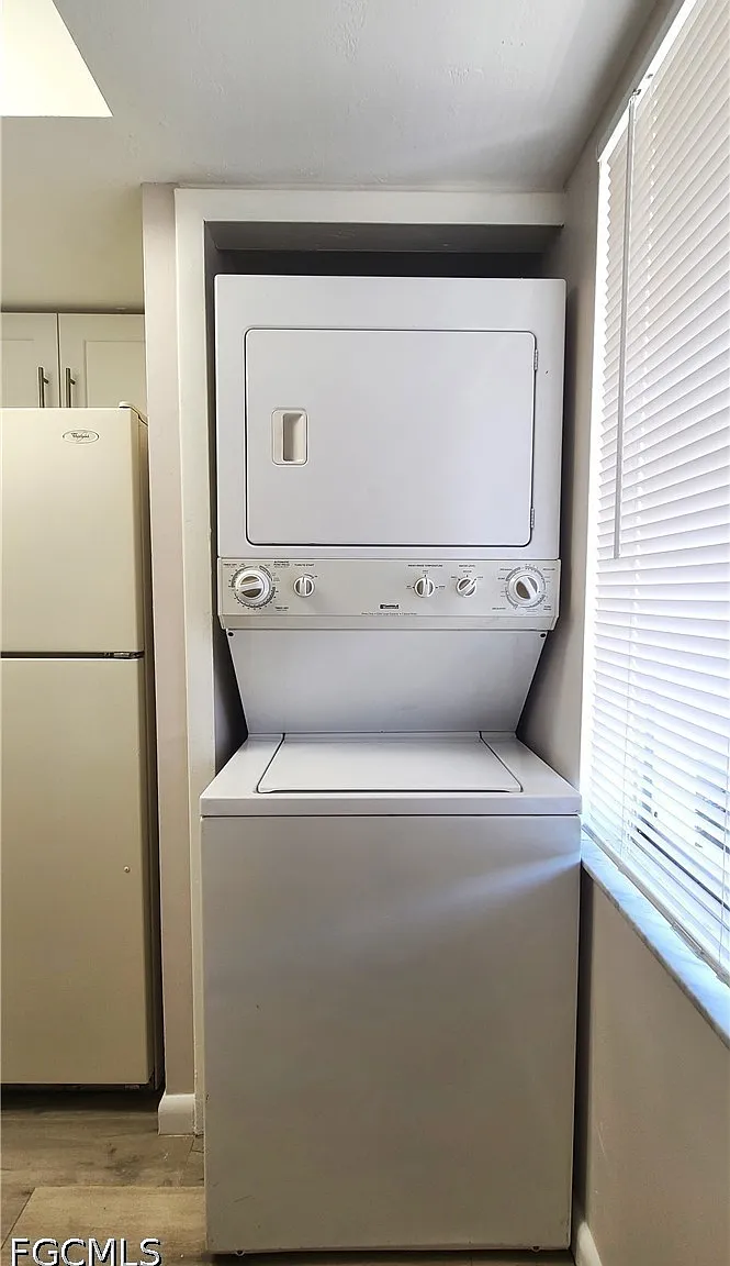 2 bed, 2.0 bath, 975 sqft, $1,200 — Photo 4