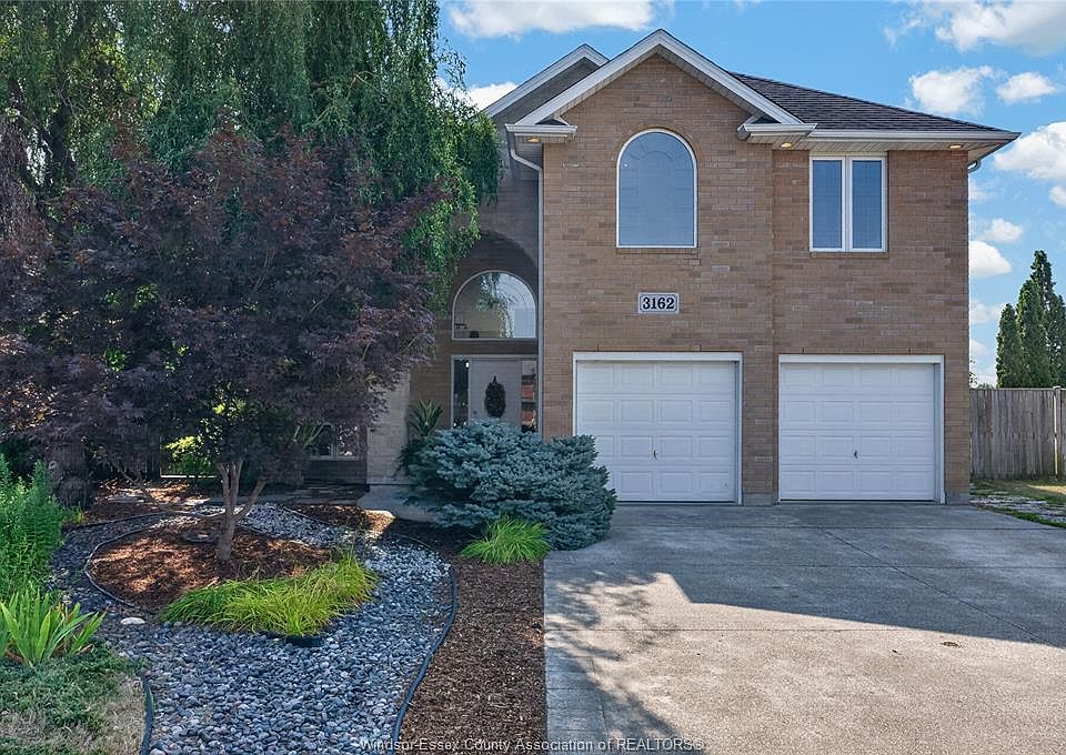 1st image of 3162 Leisure Cres