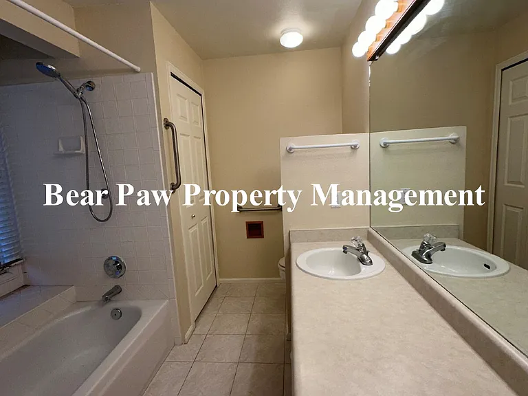23619 Genesee Village Rd #B — Photo 8
