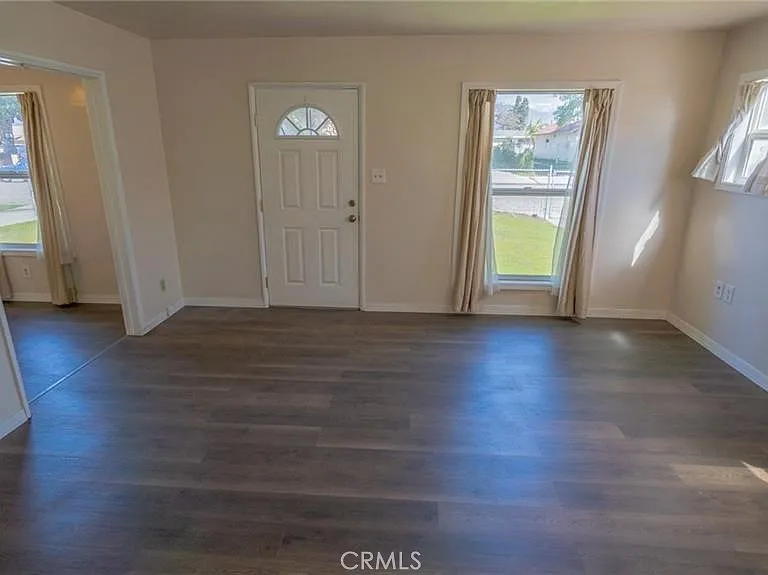 11744 Mulhall St — Photo 3