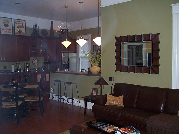 4th image of 301 W Park Ave