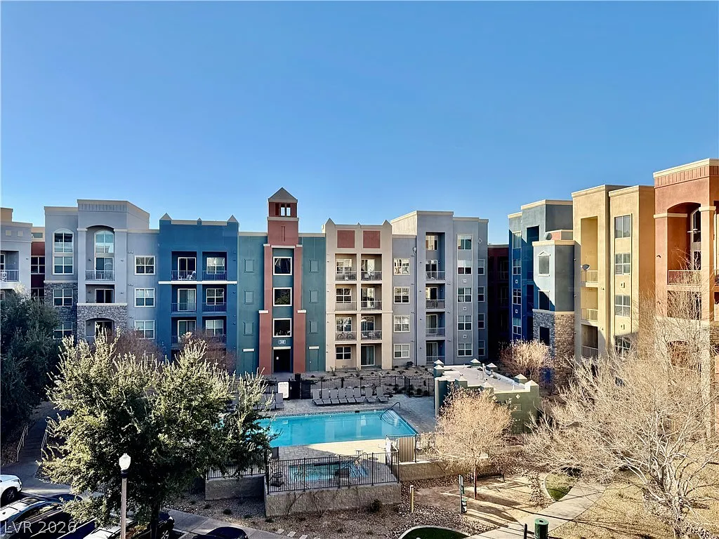 2 bed, 2.0 bath, 1243 sqft, $1,695 — Photo 2