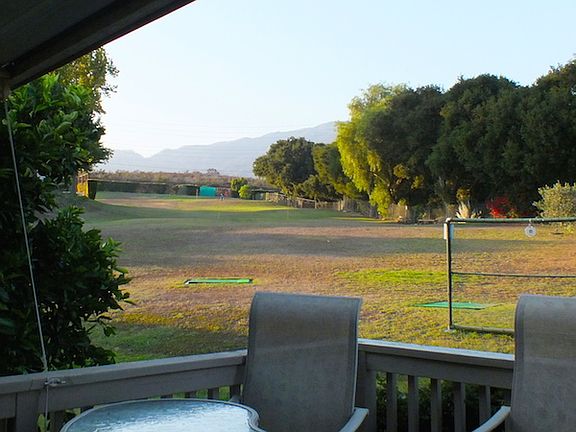 Golf course/mountain view 