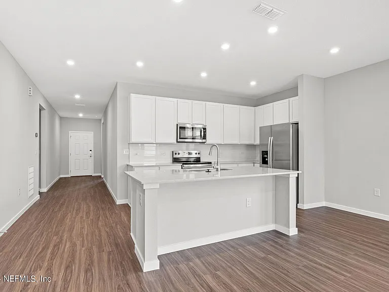 14695 Macadamia Ln — Photo 5