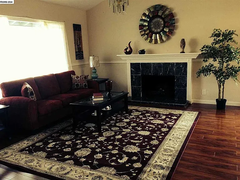 4 bed, 1632 sqft, $4,350 — Photo 4