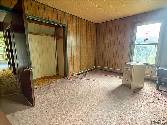 4th image of 115 Rose Ln