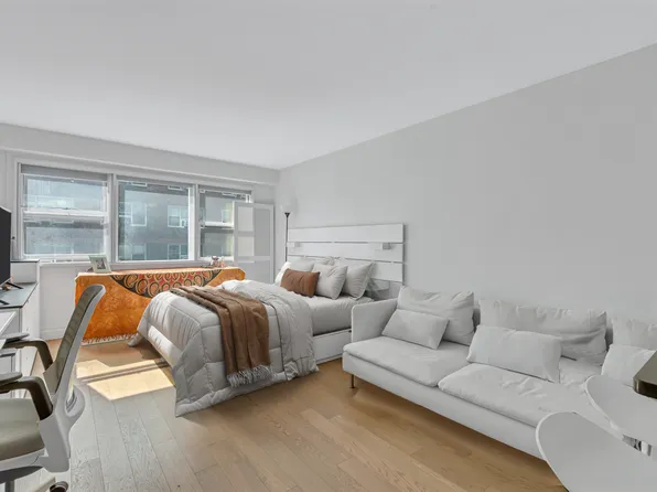 245 East 35th Street image 1 of 9