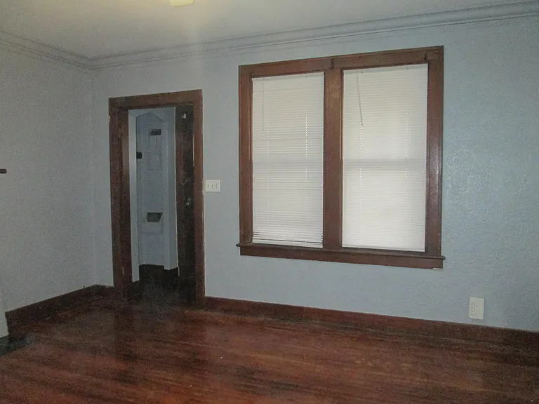 S 42nd St — Photo 19